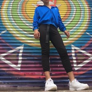 Meet your Posher, Kitzia